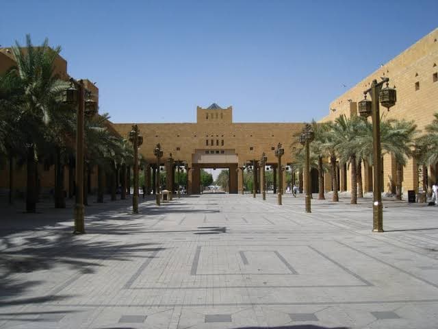 زيارة سكة الأطعمه في منطقة قصر الحكم